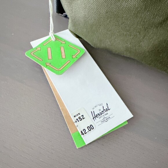 Herschel Classic Hip Pack - 1L New with tags! Ivy green bum bag crossbody - Picture 6 of 13
